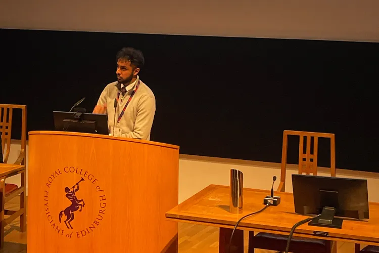 Rowling Undergraduate Scholar Ayaan Moeed presenting at the Edinburgh Medical School 300 Medical Student Conference